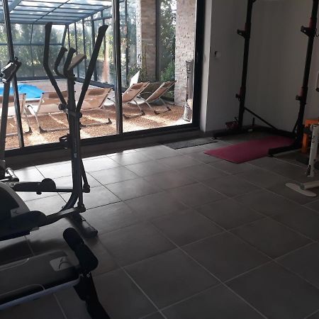 Gite dans un parc animalier avec salle de cinéma Aurice Exterior foto